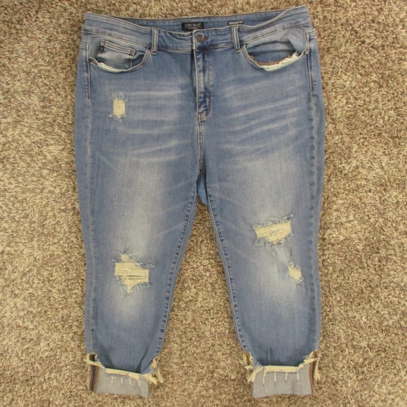 Judy Blue Denim - Judy Blue Jeans Women's 22W Medium Wash Straight Fit Cropped Distressed Denim